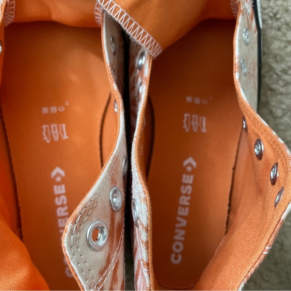 Orange Converse Chuck Taylor All Stars - Picture 8 of 9